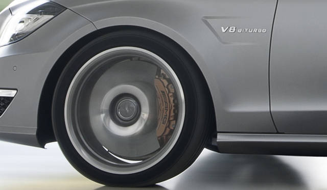 <strong>Mercedes-Benz CLS 63 AMG Shooting Brake｜メルセデス・ベンツ CLS シューティングブレイク</strong><br />0-100km/h加速 4.4秒（Edition 1では4.3秒）というAMGバージョン　価格は11万7,512.50ユーロ（約1,158万円）と設定された