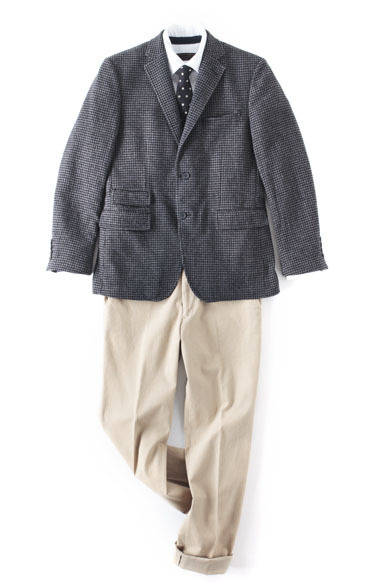 　ハウンドトゥースツイードジャケット5万8800円、ツイルストレッチスラックス1万6800円（9月中旬発売予定）、ネクタイ1万2600円（ケント・アンド・カーウェン／阪急MEN’S TOKYO）
