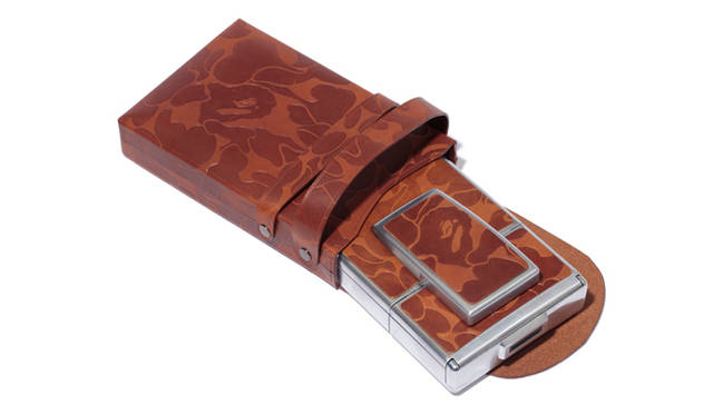 <strong>「IMPOSSIBLE for BAPE®」</strong> 1972年に生まれた、折りたたみ式の一眼レフカメラという画期的なプロダクトデザイン