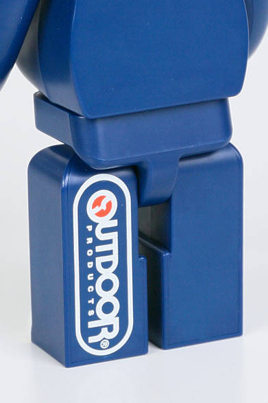 <strong>OUTDOOR PRODUCTS</strong>　400％ BE@RBRICK WITH OUTDOOR PRODUCTS MINI DAY-PACK<br>BE@RBRICK TM & © 2001-2012 MEDICOM TOY CORPORATION. All rights reserved.