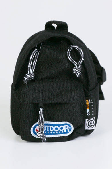 <strong>OUTDOOR PRODUCTS</strong>　400％ BE@RBRICK WITH OUTDOOR PRODUCTS MINI DAY-PACK<br>BE@RBRICK TM & © 2001-2012 MEDICOM TOY CORPORATION. All rights reserved.