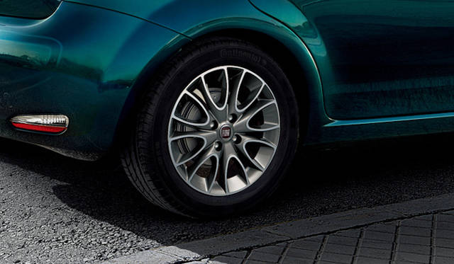 <strong>Fiat Punto｜フィアットプント</strong>　