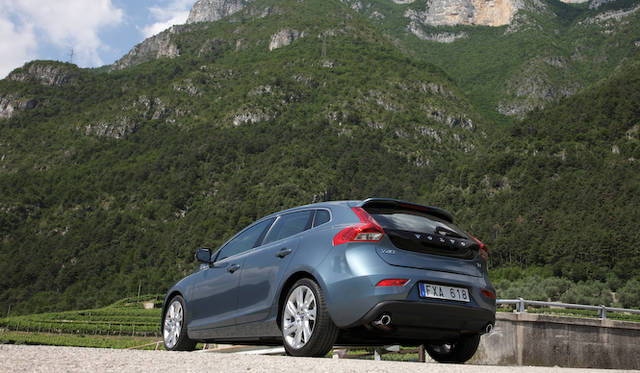 <strong>Volvo V40｜ボルボV40</strong>