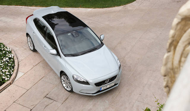 <strong>Volvo V40｜ボルボV40</strong>