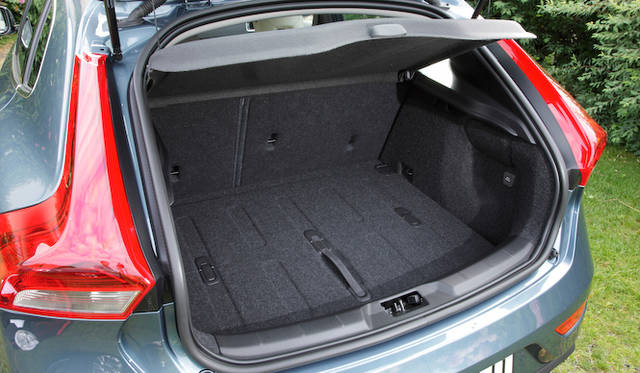 <strong>Volvo V40｜ボルボV40</strong>