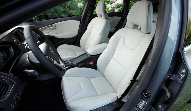 <strong>Volvo V40｜ボルボV40</strong>
