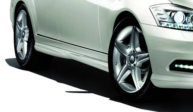 <strong>Mercedes-Benz S-Class S 550 BlueEFFICIENCY long GrandEdition<br />メルテゼス・ベンツ Sクラス S 550 ブルーエフィシエンシー ロング グランドエディション</strong>