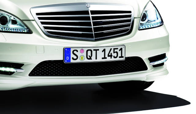 <strong>Mercedes-Benz S-Class S 550 BlueEFFICIENCY long GrandEdition<br />メルテゼス・ベンツ Sクラス S 550 ブルーエフィシエンシー ロング グランドエディション</strong>