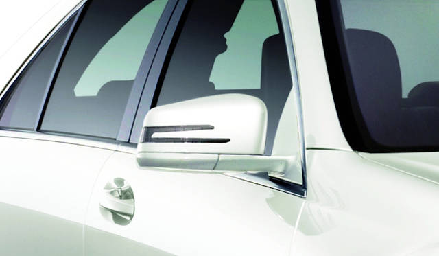 <strong>Mercedes-Benz S-Class S 550 BlueEFFICIENCY long GrandEdition<br />メルテゼス・ベンツ Sクラス S 550 ブルーエフィシエンシー ロング グランドエディション</strong>