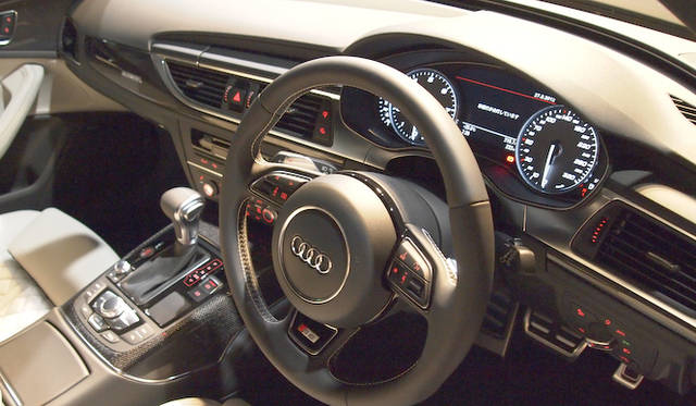 <strong>Audi S6 Avant｜アウディS6アバント</strong>