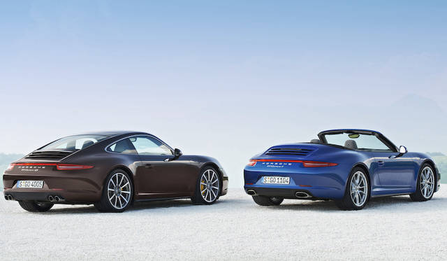 （左）<strong>Porsche 911 Carrera4S｜ポルシェ911カレラ4S</strong><br />（右）<strong>Porsche 911 Carrera4 Cabriolet｜ポルシェ911カレラ4カブリオレ</strong>