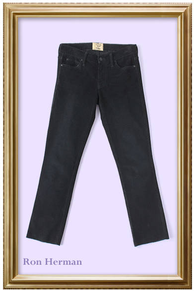 秋冬、ぐっと出番が多くなるコーデュロイパンツはラインの美しさで選んで。<br /><br />パンツ　2万4150円（Mother Loves Ron Herman｜マザー ラブズ ロンハーマン）<br /><br />ロンハーマン<br />東京都渋谷区千駄ヶ谷2-11-1<br />Tel. 03-3402-6839