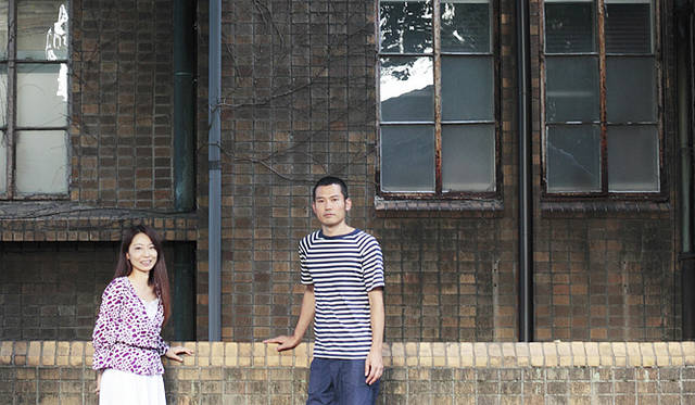 <strong>伊藤嶺花×鈴木康広｜スピリチュアル対談（前編）</strong>　クリエイター“自身”の魅力に迫る連載「Divine of Creation」。第15回目のゲストは、瀬戸内国際芸術祭2010で話題を呼んだ『ファスナーの船』も記憶にあたらしいアーティストの鈴木康広さん