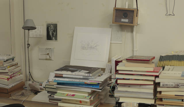 <strong>伊藤嶺花×鈴木康広｜スピリチュアル対談（前編）</strong>　「モノがなにもなかった時代に生きていた昔の人は、生活のなかからいろいろなモノを生みだしていました。すべてに『ありがたいな』という気持ちで生きていたわけで。そういうものが、鈴木さんのシンプルな作品のなかに全部つまっている気がするんです」（伊藤さん）