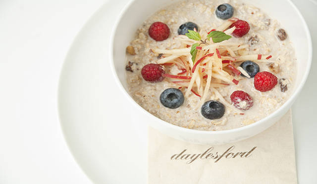 <strong>デイルズフォード・オーガニック 青山店</strong>　「ビルヒャー ミューズリー」 800円