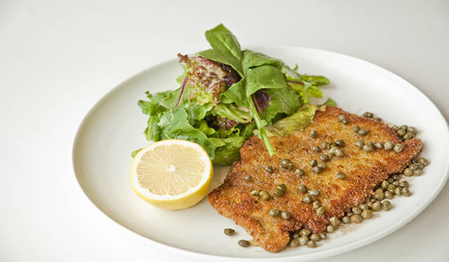 <strong>デイルズフォード・オーガニック 青山店</strong>　「低温調理のラムショルダー オーガニックビーンズ添え」 2600円