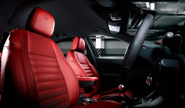 <strong>Alfa Romeo Giulietta Quadrifoglio Verde│アルファ ロメオ ジュリエッタ クアドリフォリオ ヴェルデ</strong>