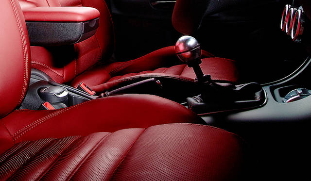 <strong>Alfa Romeo Giulietta Quadrifoglio Verde│アルファ ロメオ ジュリエッタ クアドリフォリオ ヴェルデ</strong>