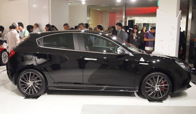 <strong>Alfa Romeo Giulietta Quadrifoglio Verde│アルファ ロメオ ジュリエッタ クアドリフォリオ ヴェルデ</strong>