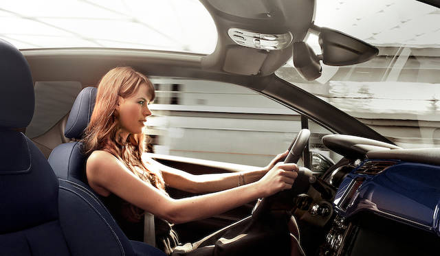 <strong>Citroen DS3 cabrio｜シトロエン DS3 カブリオ</strong>