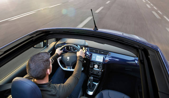 <strong>Citroen DS3 cabrio｜シトロエン DS3 カブリオ</strong>