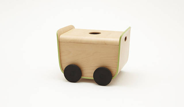 <strong>酒井産業</strong>　子ども向け木製品ブランド「buchi」　[おもちゃ箱] サイズ： 445×343×335mm　素材：ブナ合板