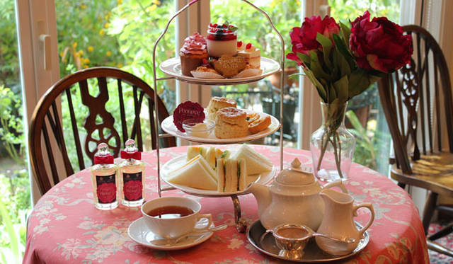 <strong>PENHALIGON’S｜ペンハリガン</strong>　「ピオニーヴ ティーサロン」の舞台となる自由が丘のSt.Christophers Garden (セントクリストファーガーデン)