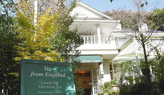 <strong>PENHALIGON’S｜ペンハリガン</strong>　「PEONEVE(ピオニーヴ)」をコンセプトとした“PEONEVE TEA SALON (ピオニーヴティーサロン)”は、東京・自由が丘のセントクリストファーガーデンにて9月30日(日)まで期間限定オープン