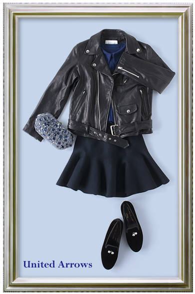 マニッシュな辛口ムードでありながら、ペプラムシルエットなど女性らしいフォルムをプラスしエレガントに。ロイヤルブルーやクラッチバッグなどトレンド要素を効かせたスタイリング。<br /><br />ユナイテッドアローズ 原宿本店 ウィメンズ館<br />東京都渋谷区神宮前2-31-12 B1-1F<br />Tel. 03-3479-8176