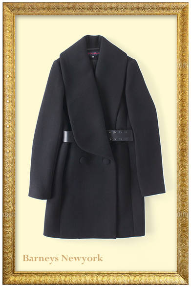 彫刻のような美しいフォルムが特徴。ウエストマークするデザインがよりスタイルアップを図ってくれる。<br /><br />コート　18万6900円（MARTIN GRANT｜マーティン グラント／バーニーズ　ニューヨーク銀座店）<br /><br />バーニーズ　ニューヨーク銀座店<br />東京都中央区銀座6-8-7<br />Tel.03-3289-1200<br />