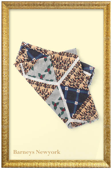 カシミアのなかでもとくに上質な素材を使用し、肌触りも抜群。大胆でポップな絵柄もポイント。<br /><br />ストール　1万6800円（YARNZ｜ヤーンズ／バーニーズ　ニューヨーク銀座店）<br /><br />バーニーズ　ニューヨーク銀座店<br />東京都中央区銀座6-8-7<br />Tel.03-3289-1200<br />