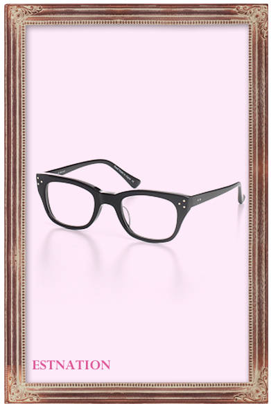 ファッション性が高くラグジュアリーな印象のアイウェア。日本人の骨格に合わせて作られた仕様がうれしい。<br /><br />アイウェア　2万9400円（Frency & Mercury｜フレンシー＆マーキュリー）<br /><br />ESTNATION｜エストネーション<br />Tel. 03-5159-7800