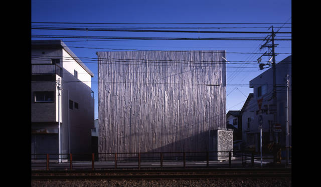 <strong>EVENT｜DESIGNEAST03 国際的なデザインがうまれる状況をデザインする試み</strong>  西沢平良｜駿府教会（外観）／撮影：上田宏