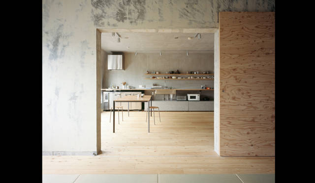 <strong>EVENT｜DESIGNEAST03 国際的なデザインがうまれる状況をデザインする試み</strong>  猪熊純｜世田谷フラット 写真：西川公朗 