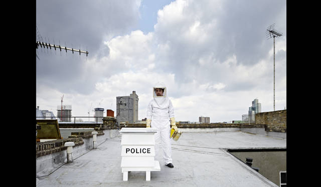 <strong>EVENT｜DESIGNEAST03 国際的なデザインがうまれる状況をデザインする試み</strong> Thomas Thwaites｜Polocing Genes1　撮影：Theo Cook