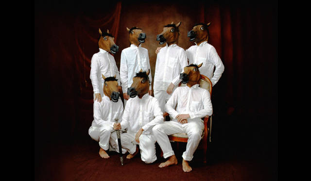 <strong>EVENT｜DESIGNEAST03 国際的なデザインがうまれる状況をデザインする試み</strong> TYMOTE｜あらたな試みとして、ゲスト／公募のスピーカーがさまざまな自説を論じる場「SPEAKER CORNER」を実施。数組のスピーカーがおなじ会場で同時に持論を主張し、来場者は自分の興味ある話題をえらび、議論に参加する。