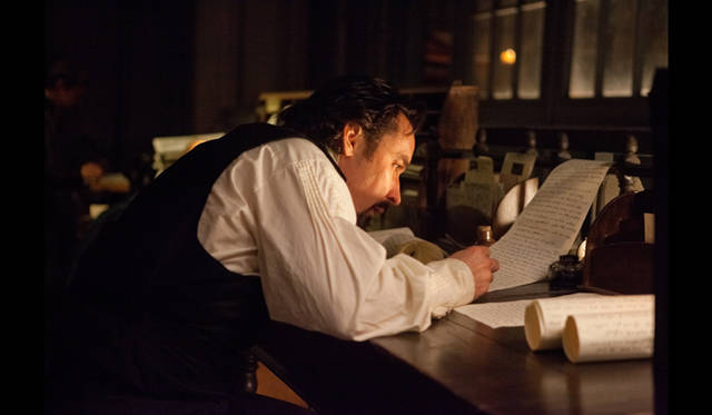 <strong>MOVIE｜『推理作家ポー 最期の5日間』</strong>　©2011 Incentive Film Productions, LLC. All rights reserved.