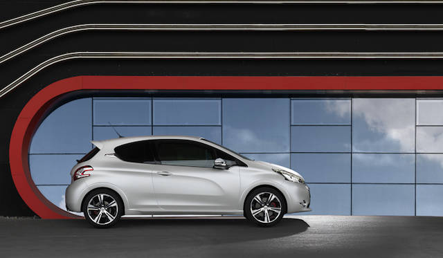 <strong>Peugeot 208 GTi｜プジョー208 GTi</strong>