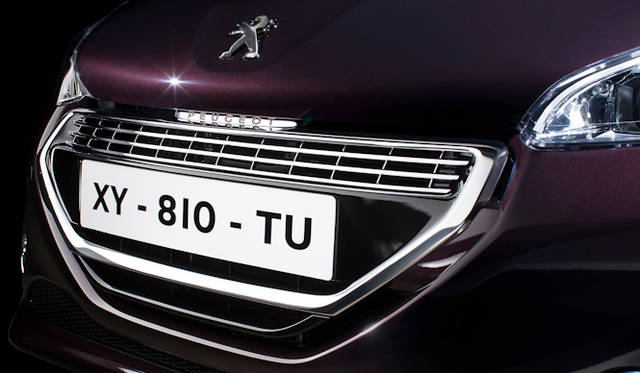 <strong>Peugeot 208 XY｜プジョー208 XY</strong>