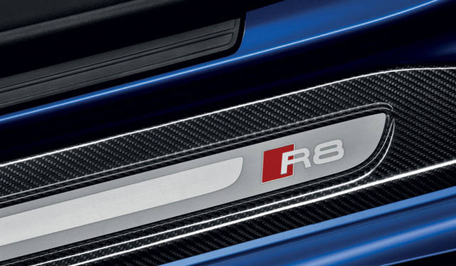 <strong>Audi R8 V10 Plus ｜アウディ R8 V10 プラス</strong>