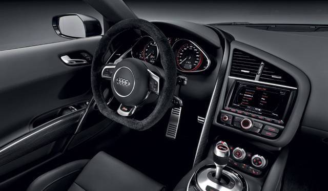 <strong>Audi R8 V10 Plus ｜アウディ R8 V10 プラス</strong>