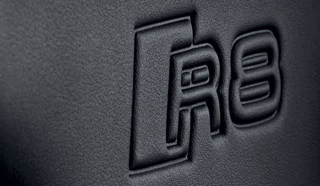 <strong>Audi R8 V10 Plus ｜アウディ R8 V10 プラス</strong>