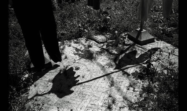 <strong>ART｜「操上和美―時のポートレイト　ノスタルジックな存在になりかけた時間。」展</strong>　《夏の庭》、シリーズ〈NORTHERN〉より　2011年8月