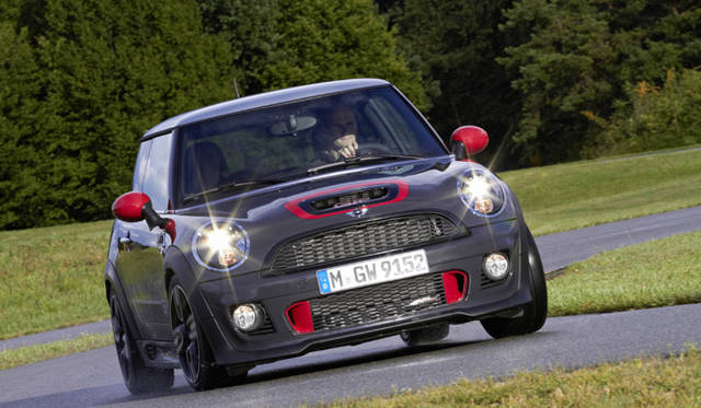 <strong>MINI John Cooper Works GP｜ミニ ジョン・クーパーワークス GP</strong>