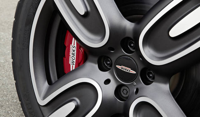 <strong>MINI John Cooper Works GP｜ミニ ジョン・クーパーワークス GP</strong>