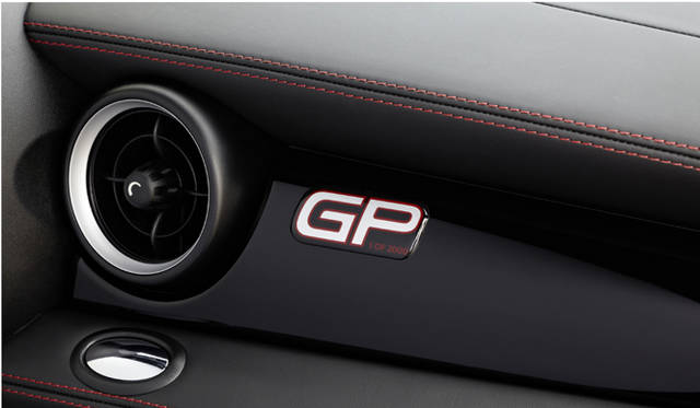 <strong>MINI John Cooper Works GP｜ミニ ジョン・クーパーワークス GP</strong>