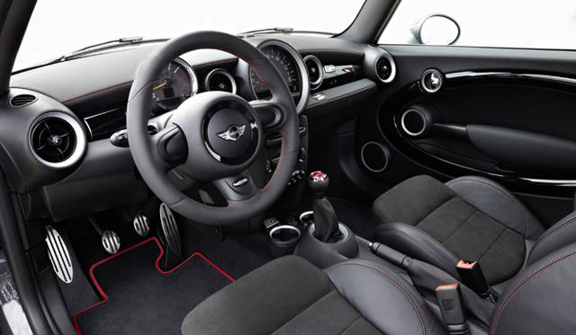 <strong>MINI John Cooper Works GP｜ミニ ジョン・クーパーワークス GP</strong>