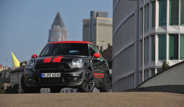<strong>MINI John Cooper Works Countryman (Crossover)｜ミニ ジョン・クーパー・ワークス クロスオーバー</strong>