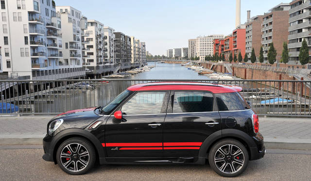 <strong>MINI John Cooper Works Countryman (Crossover)｜ミニ ジョン・クーパー・ワークス クロスオーバー</strong>