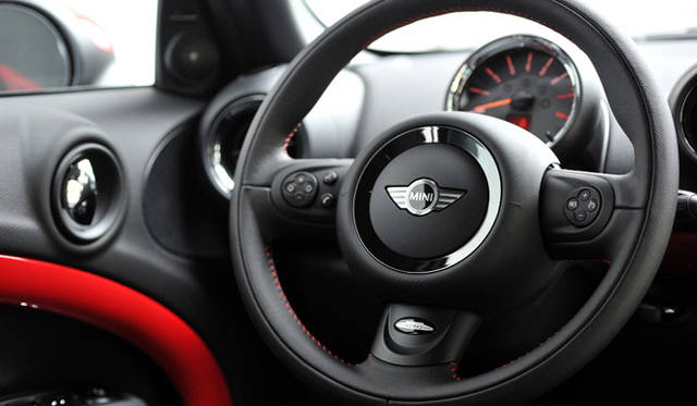 <strong>MINI John Cooper Works Countryman (Crossover)｜ミニ ジョン・クーパー・ワークス クロスオーバー</strong>